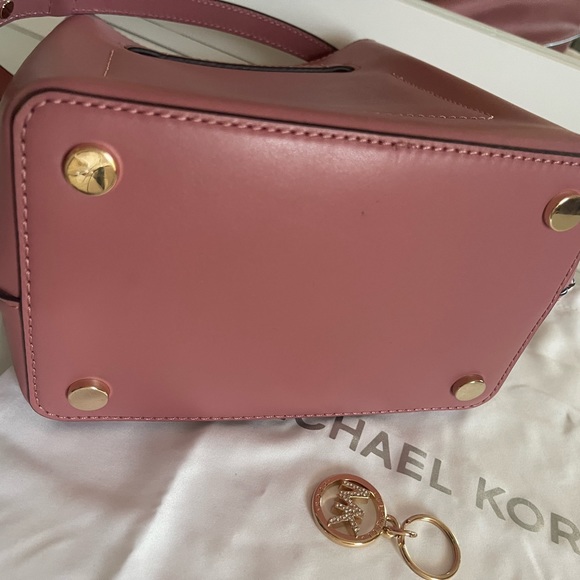 NWOT Michael Kors Hamilton Legacy Medium Messenger Rose brand new never used.🩷 - Picture 5 of 8